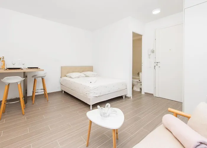 Joli Renove - Au Coeur De - Dt * مينتون